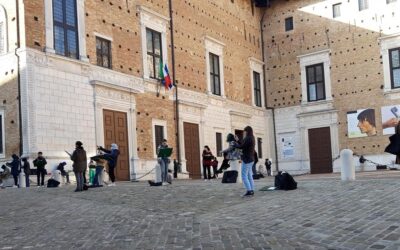 Giovani architetti che studiano Urbino